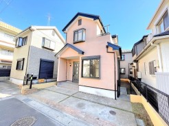 閑静な住宅街に立地します