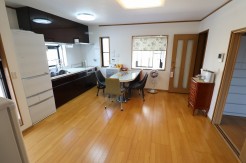 陽当り風通し良いリビング