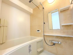 浴室換気暖房乾燥機付きのユニットバスに新規交換済み