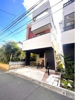◆　初公開　◆　　令和元年築　生田１丁目築浅戸建　　◆