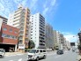 広幅員の道路なので開放感があります