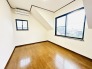 3F西側洋室約5.6帖