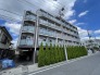 南向き接道ですので陽当り良好です